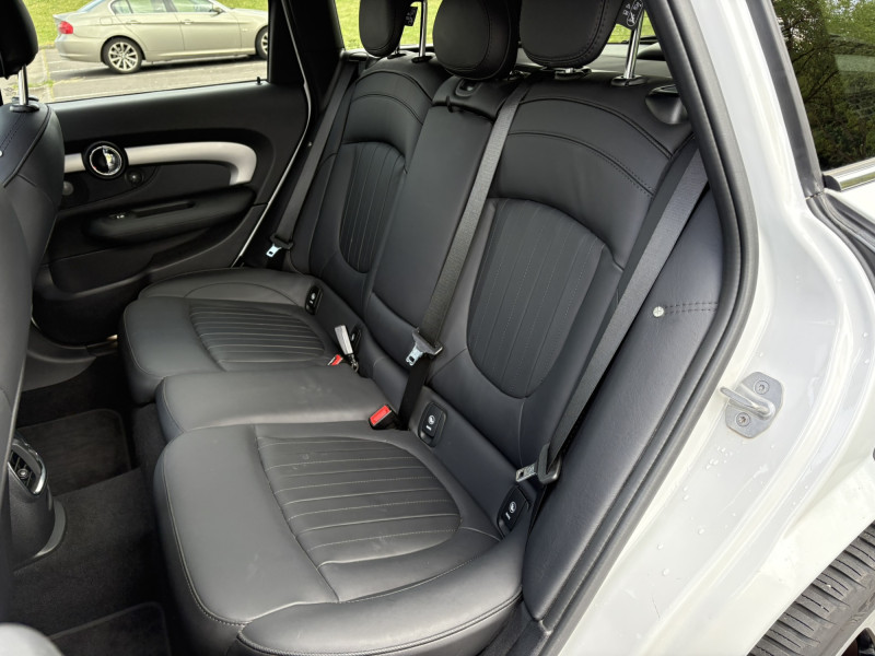 MINI John Cooper Works Clubman ALL4 - Edition Premium Plus - Toit ouvrant panoramique - Harman Kardon – Image 9