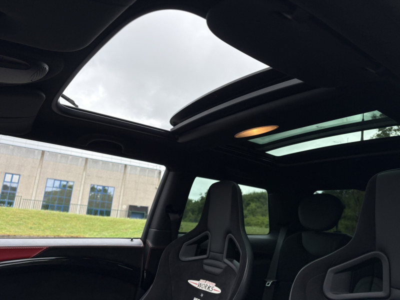 MINI John Cooper Works R56 - Toit ouvrant - Siège Recaro - Navigation – Image 14