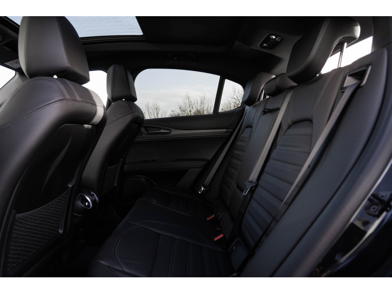 Alfa Romeo Stelvio Quadrifoglio 2.9 Bi-Turbo V6 - Toit ouvrant pano - H&K - Carbone /Céramique – Image 11