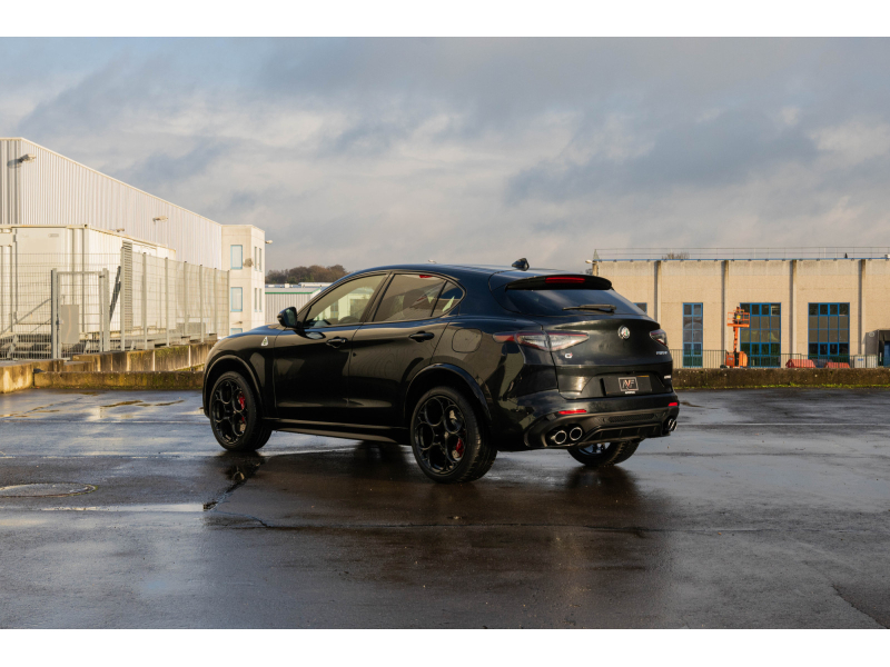 Alfa Romeo Stelvio Quadrifoglio 2.9 Bi-Turbo V6 - Toit ouvrant pano - H&K - Carbone /Céramique – Image 5