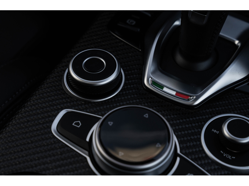 Alfa Romeo Stelvio Quadrifoglio 2.9 Bi-Turbo V6 - Toit ouvrant pano - H&K - Carbone /Céramique – Image 10