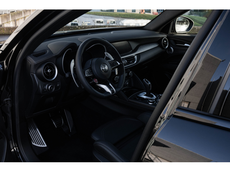 Alfa Romeo Stelvio Quadrifoglio 2.9 Bi-Turbo V6 - Toit ouvrant pano - H&K - Carbone /Céramique – Image 8