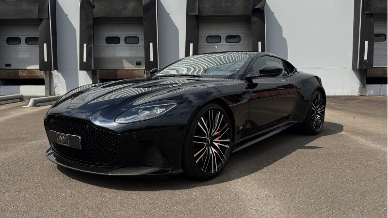 Aston Martin DBS 5.2 V12 725 SUPERLEGGERA