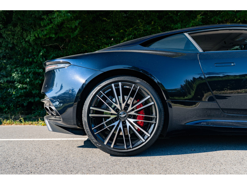 Aston Martin DBS 5.2 V12 725 SUPERLEGGERA – Image 6