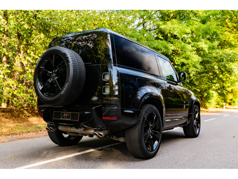 Land-Rover Defender 90 P525 BLACK PACK - V8 SUPERCHARGE – Image 6
