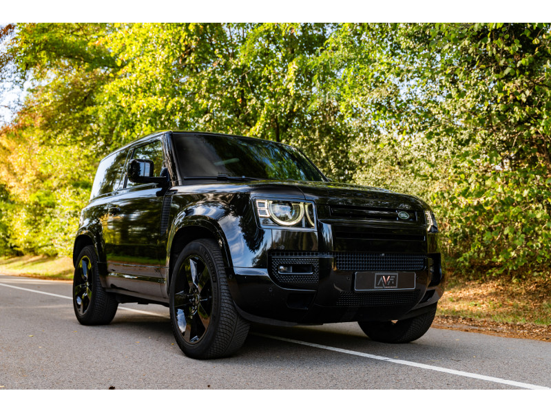 Land-Rover Defender 90 P525 BLACK PACK - V8 SUPERCHARGE – Image 2
