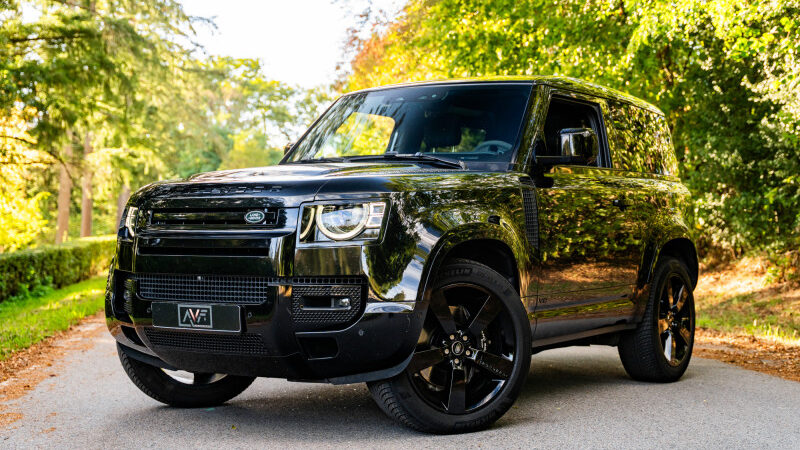 Land-Rover Defender 90 P525 BLACK PACK - V8 SUPERCHARGE