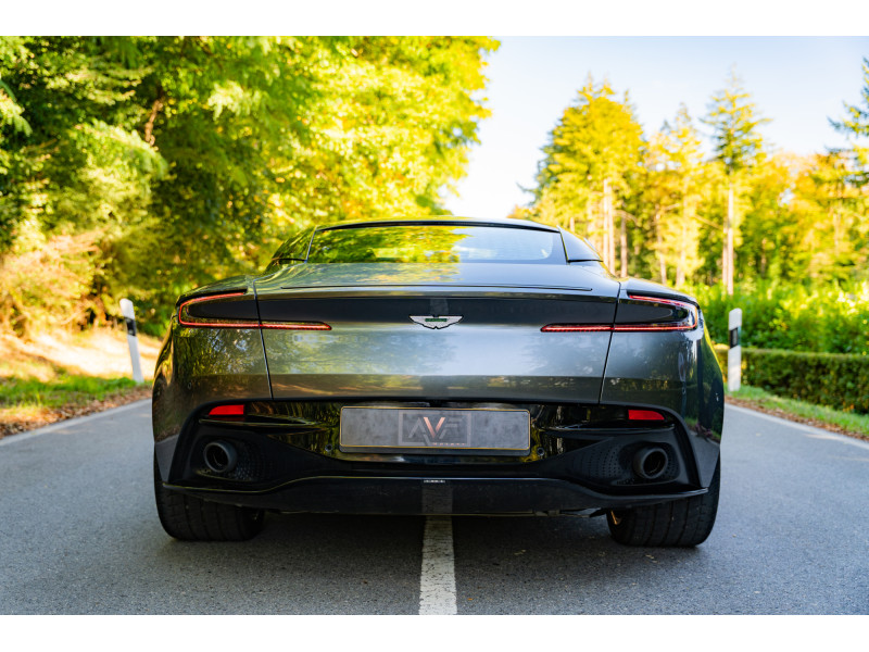 Aston Martin DB11 Coupe V8 510cv - First hand - Black Pack – Image 6