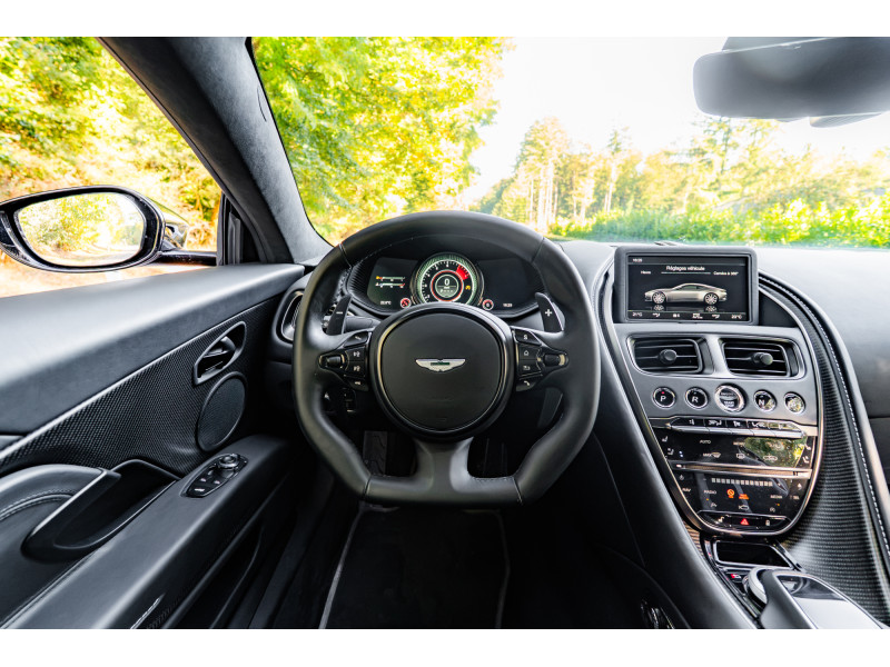 Aston Martin DB11 Coupe V8 510cv - First hand - Black Pack – Image 11
