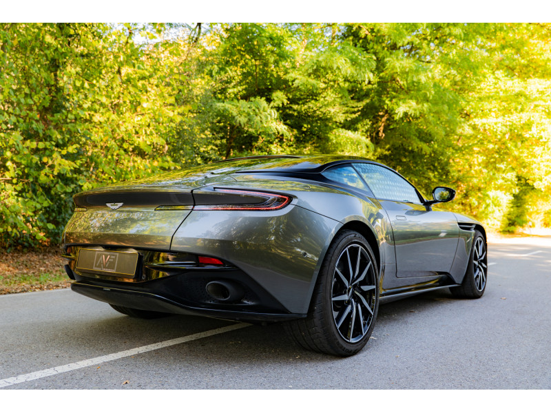 Aston Martin DB11 Coupe V8 510cv - First hand - Black Pack – Image 5