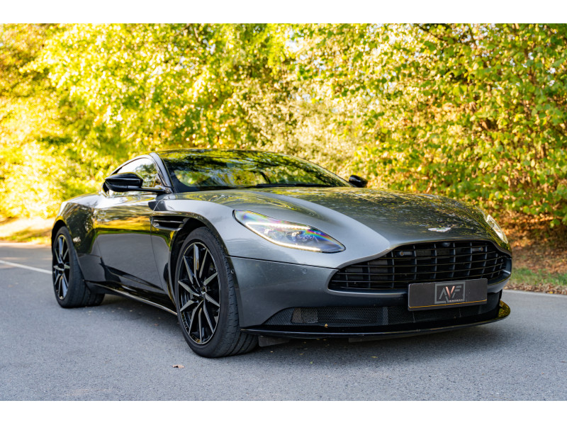 Aston Martin DB11 Coupe V8 510cv - First hand - Black Pack – Image 3