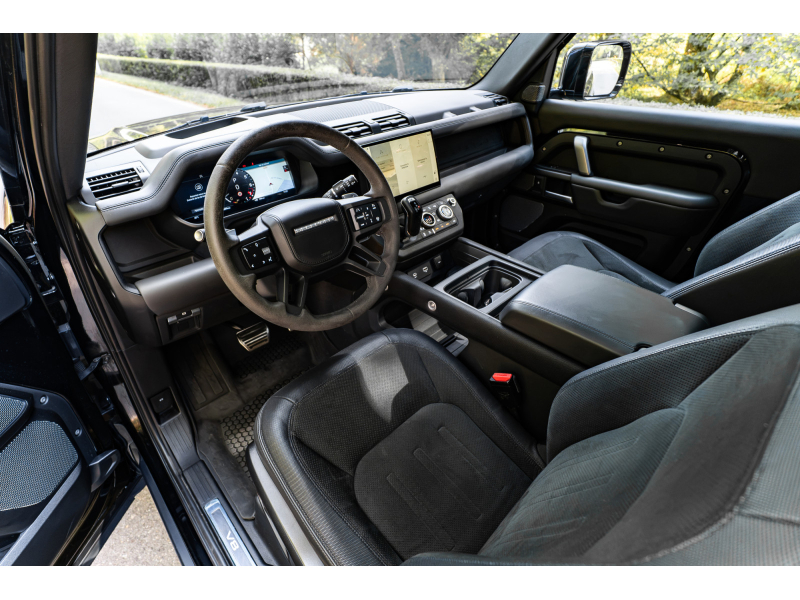 Land-Rover Defender 90 P525 BLACK PACK - V8 SUPERCHARGE – Image 11