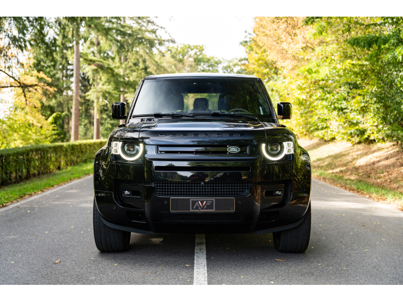 Land-Rover Defender 90 P525 BLACK PACK - V8 SUPERCHARGE – Image 2