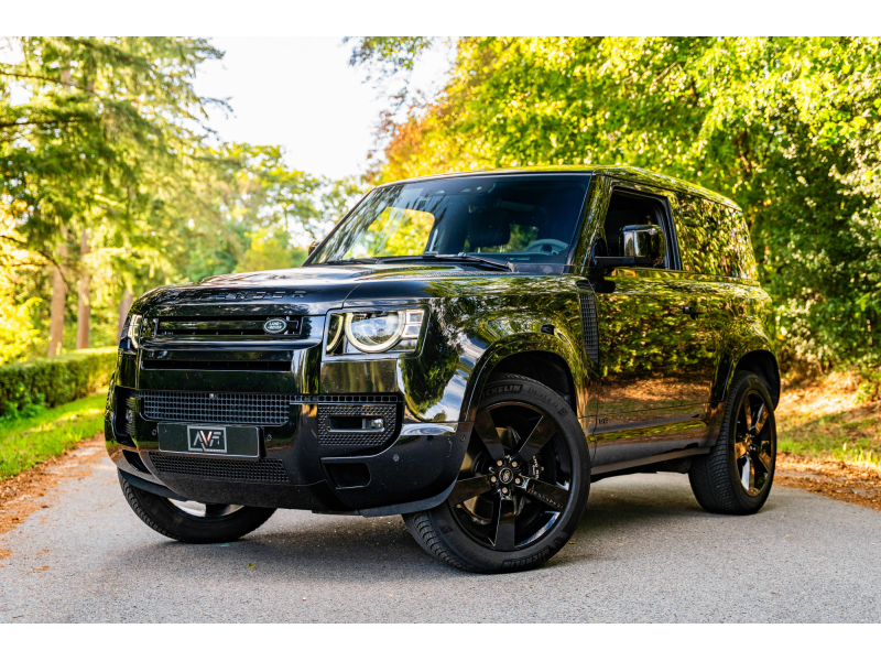Land-Rover Defender 90 P525 BLACK PACK - V8 SUPERCHARGE