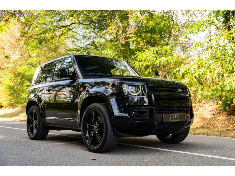 Land-Rover Defender 90 P525 BLACK PACK - V8 SUPERCHARGE – Image 3