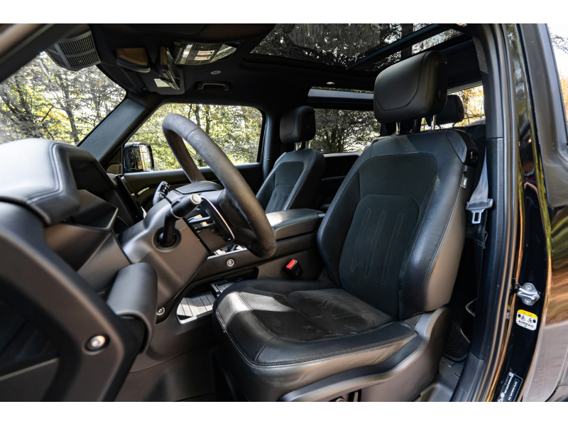 Land-Rover Defender 90 P525 BLACK PACK - V8 SUPERCHARGE – Image 12
